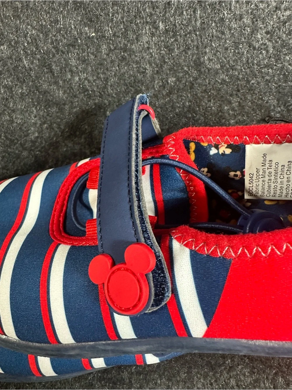 Disney Mickey Mouse Toddler Boys Water Shoes Size 13/1 Red Blue